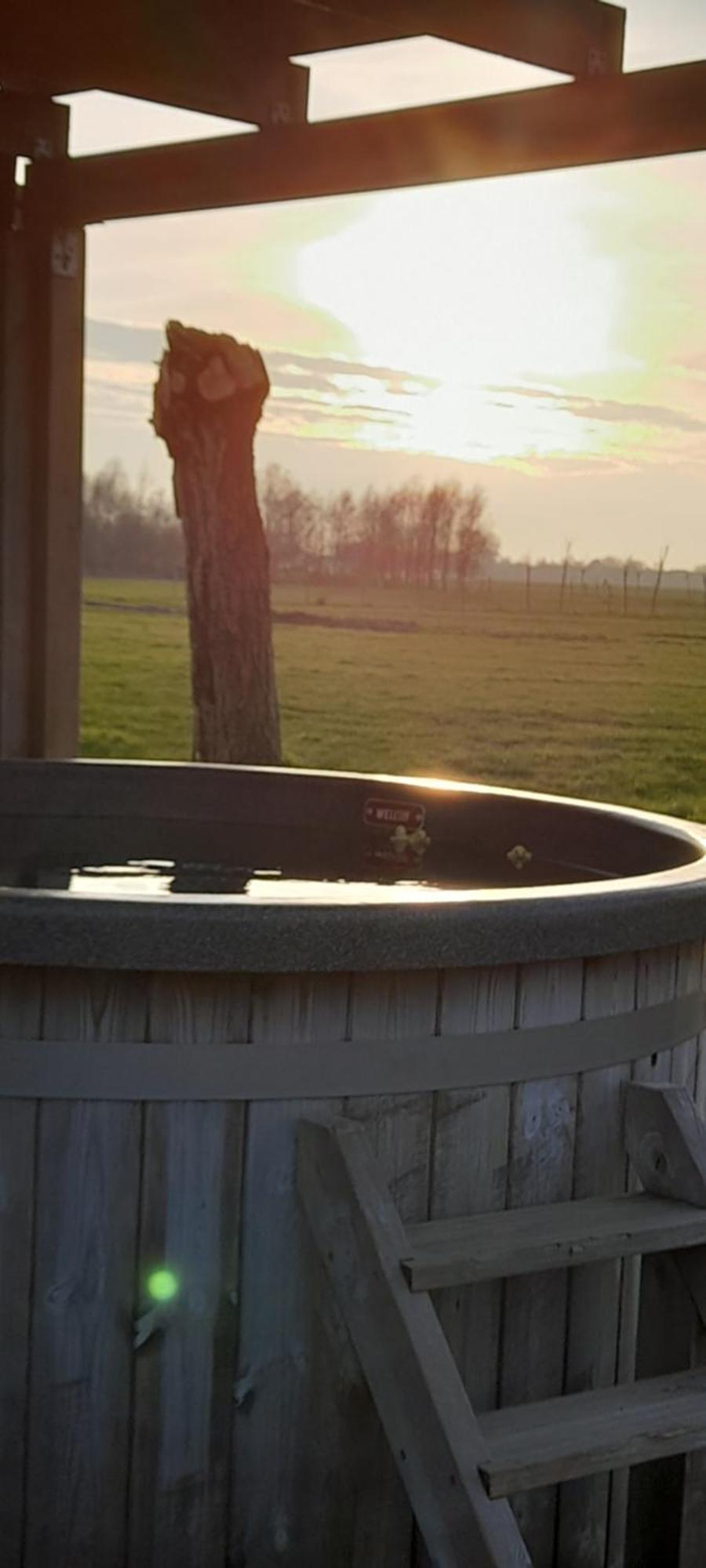 Stacaravan Op De Paardenboerderij Sneek Ngoại thất bức ảnh